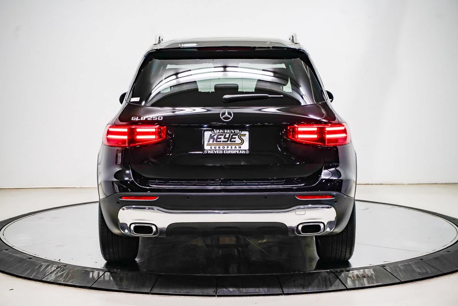 Thumbnail: 2025 Mercedes-Benz GLB - 3