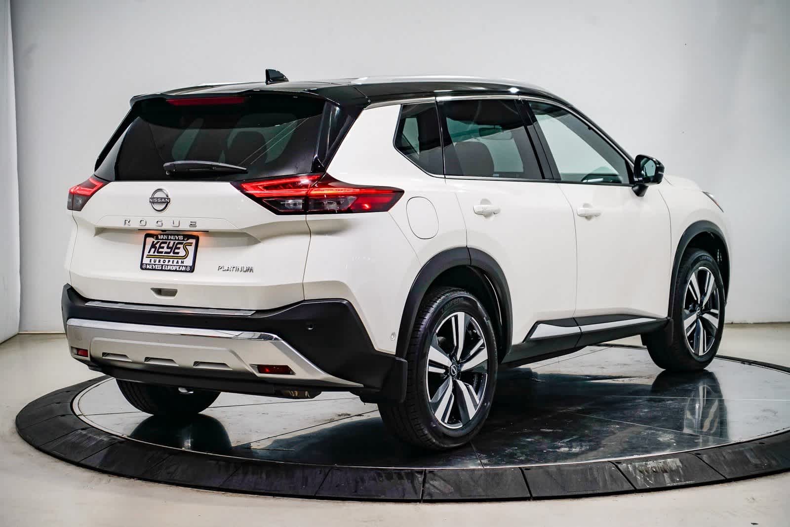 Thumbnail: 2022 Nissan Rogue - 4