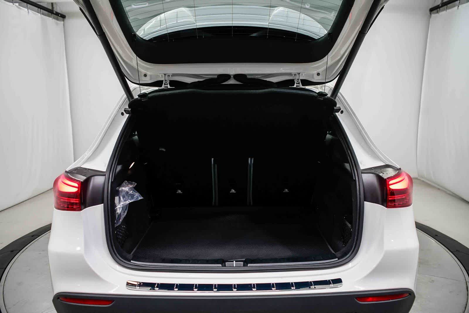 Thumbnail: 2026 Mercedes-Benz GLA - 26