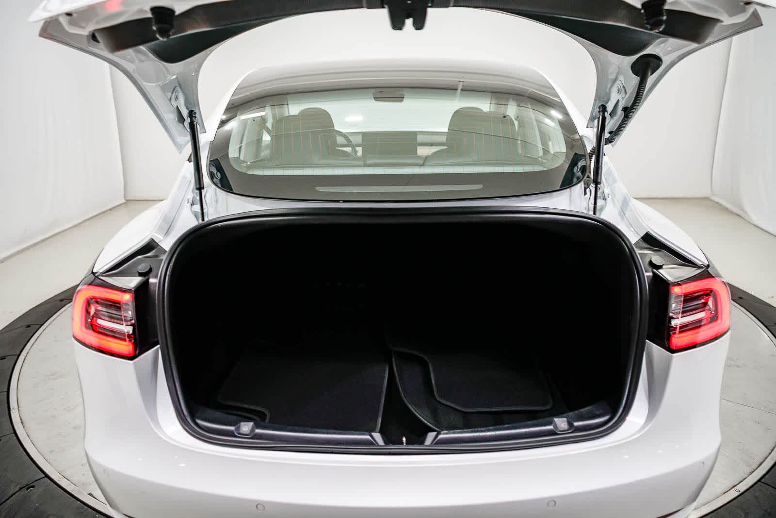 Thumbnail: 2018 Tesla Model 3 - 26