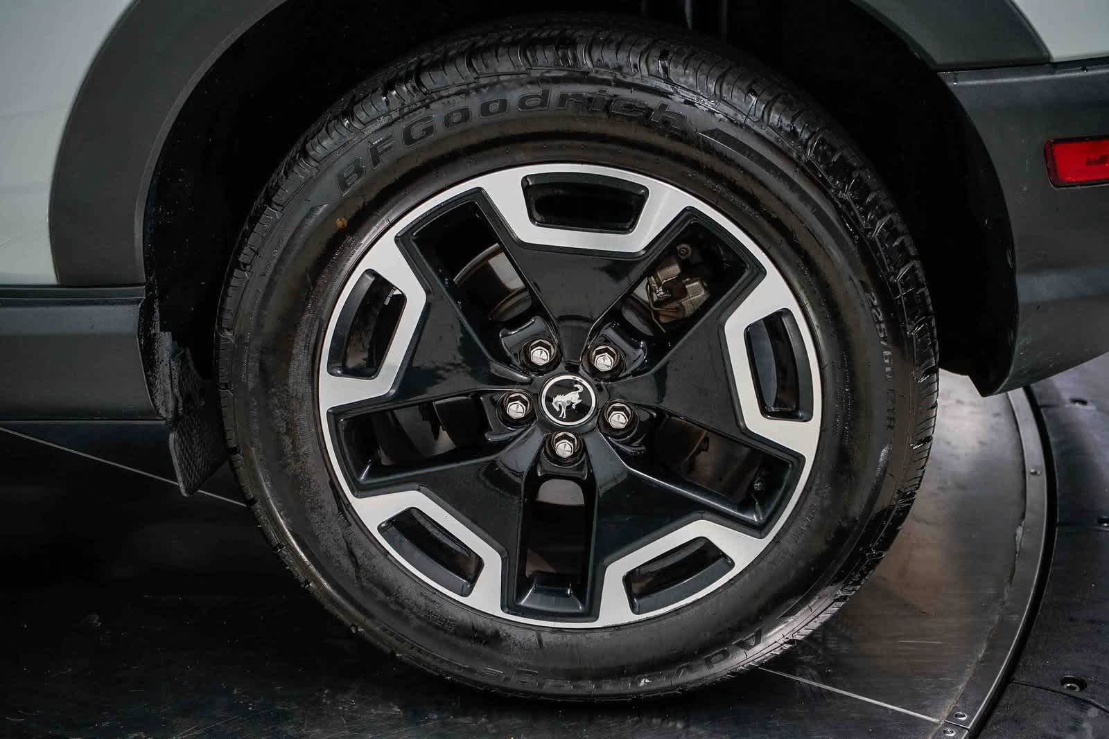 Thumbnail: 2022 Ford Bronco Sport - 10