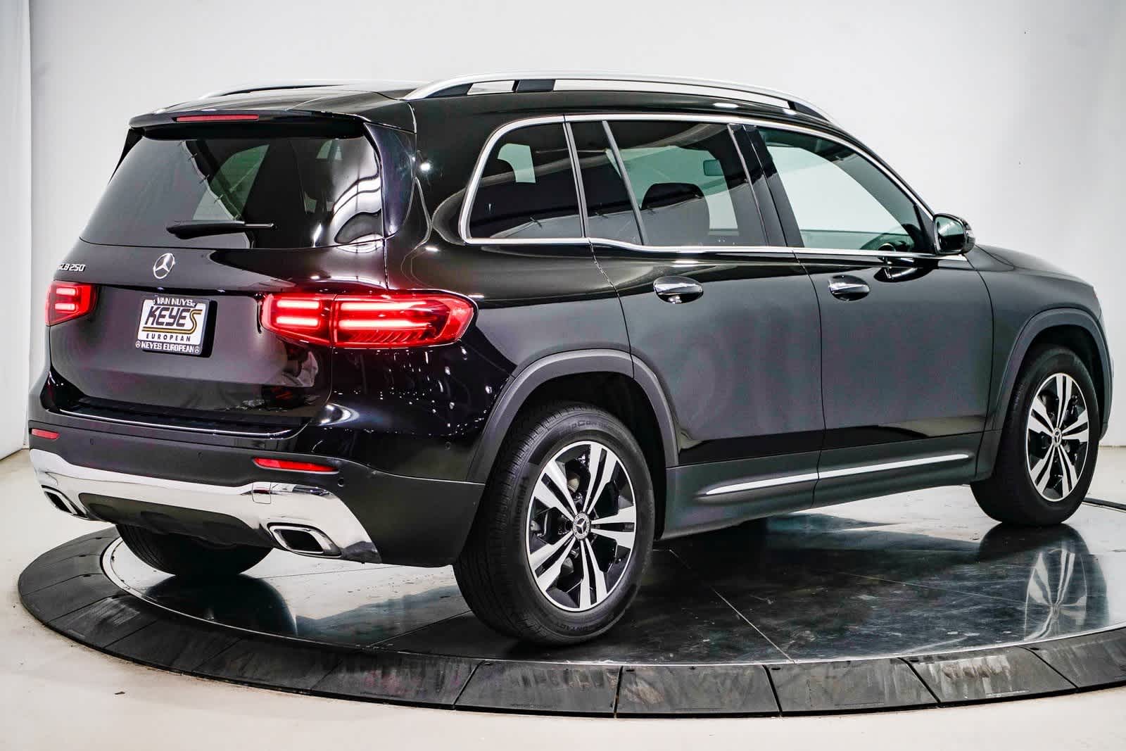 Thumbnail: 2025 Mercedes-Benz GLB - 4