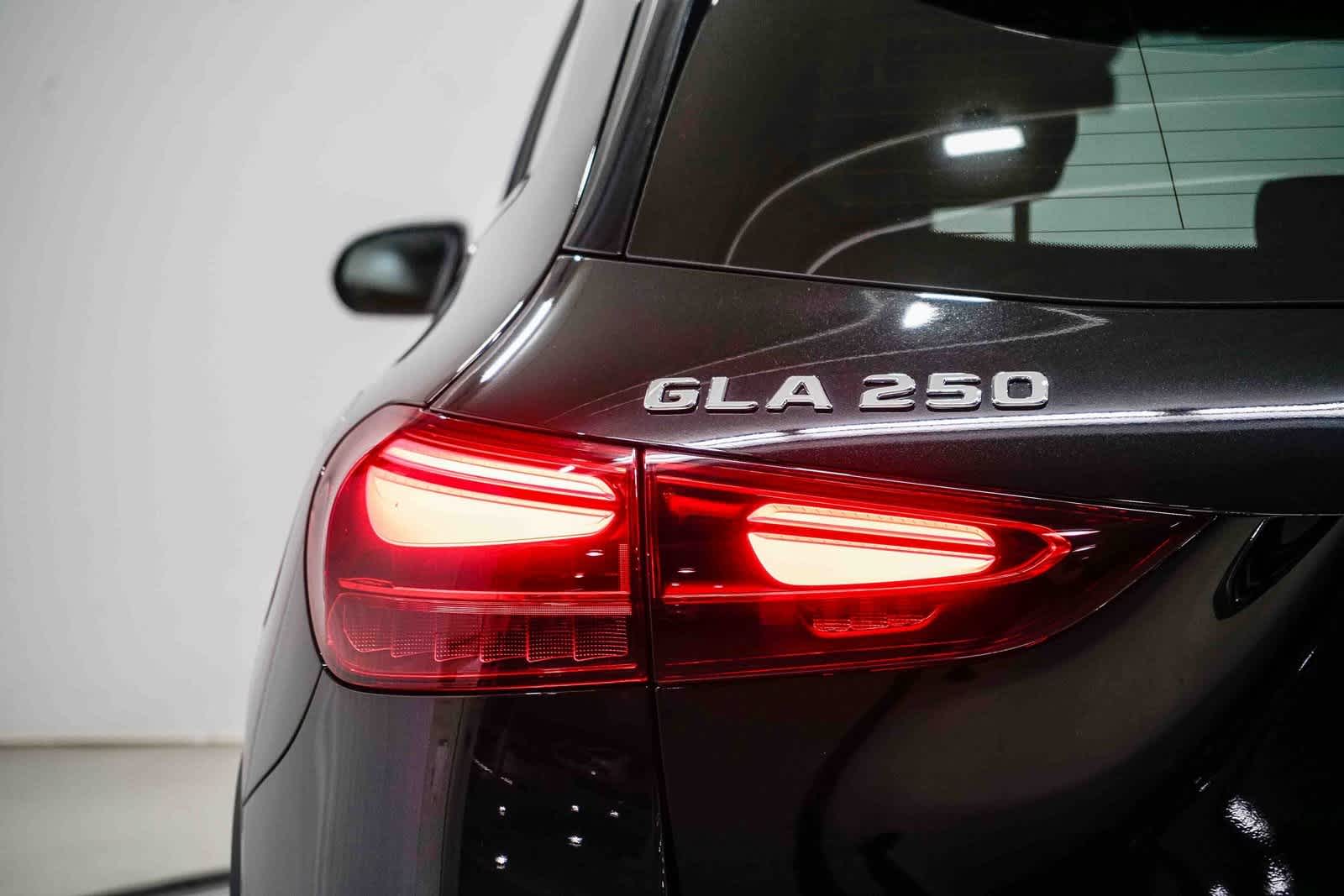 Thumbnail: 2025 Mercedes-Benz GLA - 9