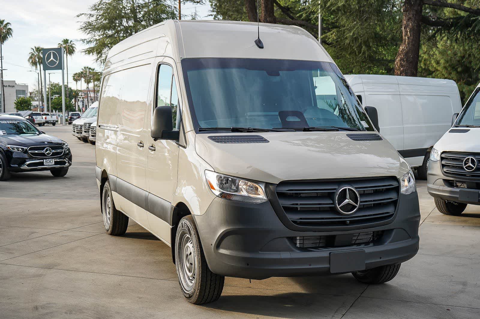 Thumbnail: 2026 Mercedes-Benz Sprinter - 3