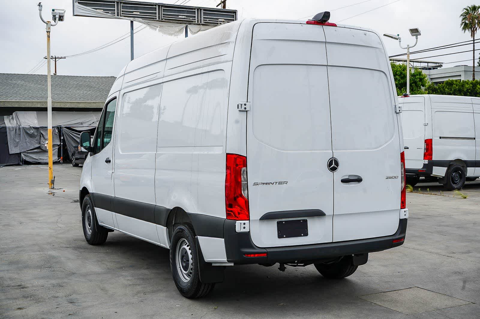 Thumbnail: 2026 Mercedes-Benz Sprinter - 6