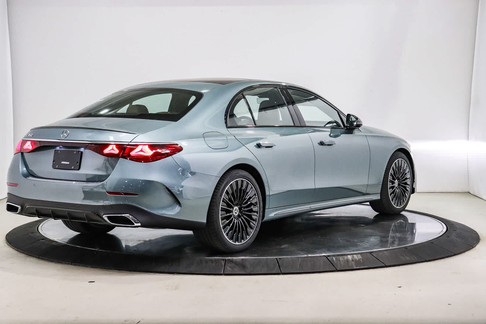 Thumbnail: 2026 Mercedes-Benz E-Class - 4