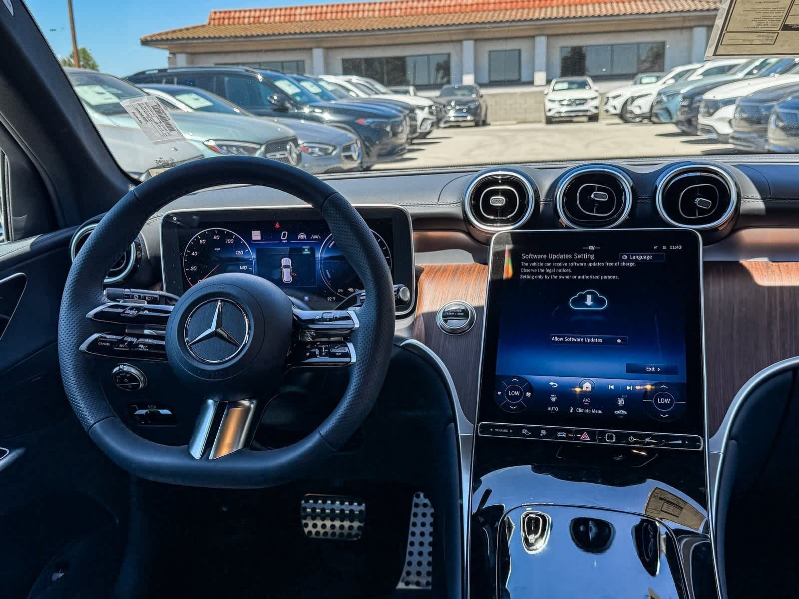 Thumbnail: 2025 Mercedes-Benz GLC - 14