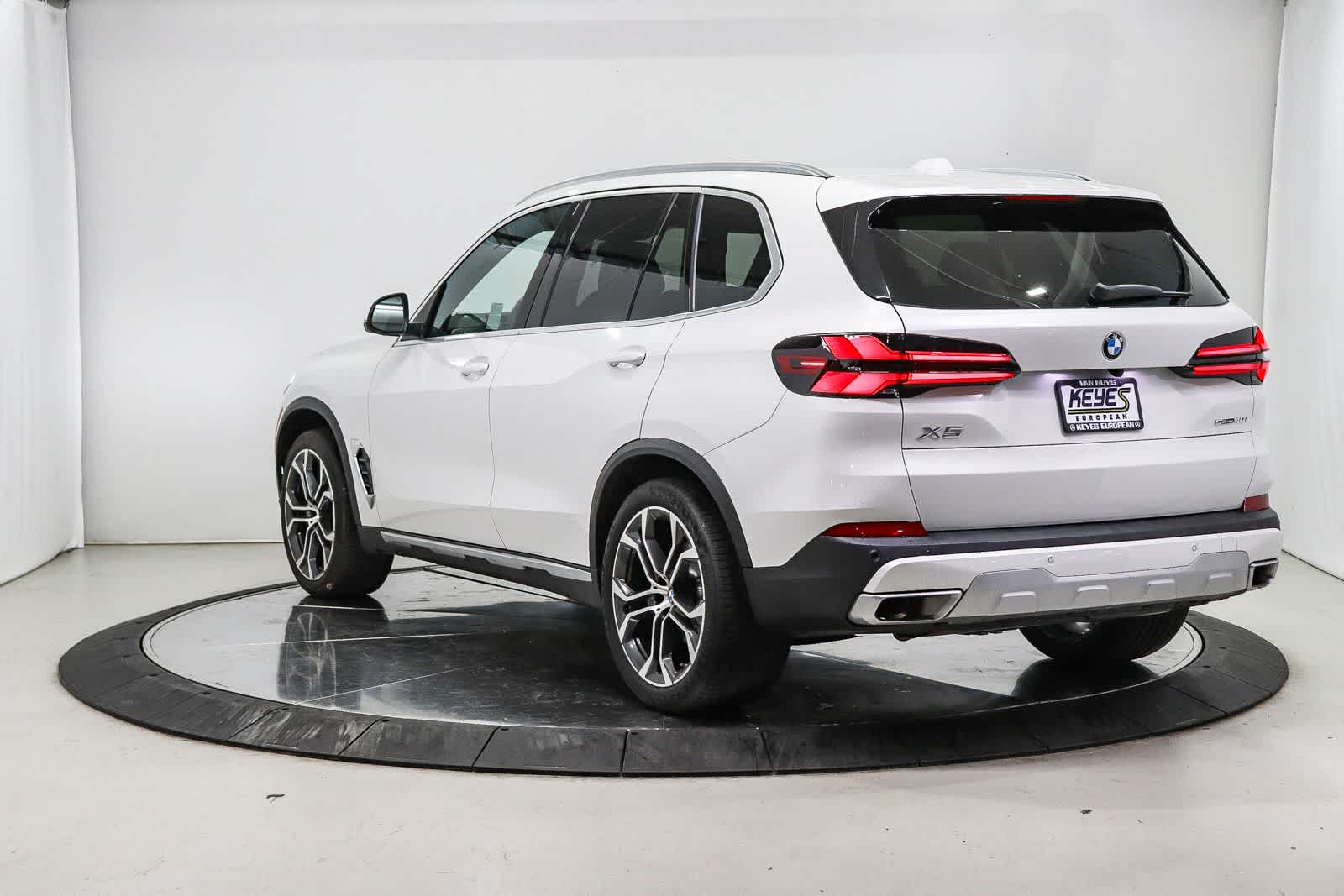 Thumbnail: 2025 BMW X5 - 2