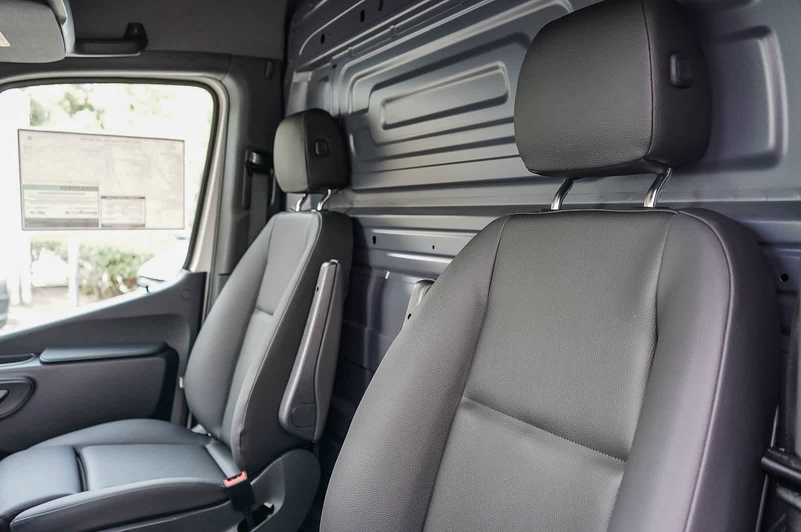 Thumbnail: 2026 Mercedes-Benz Sprinter - 27