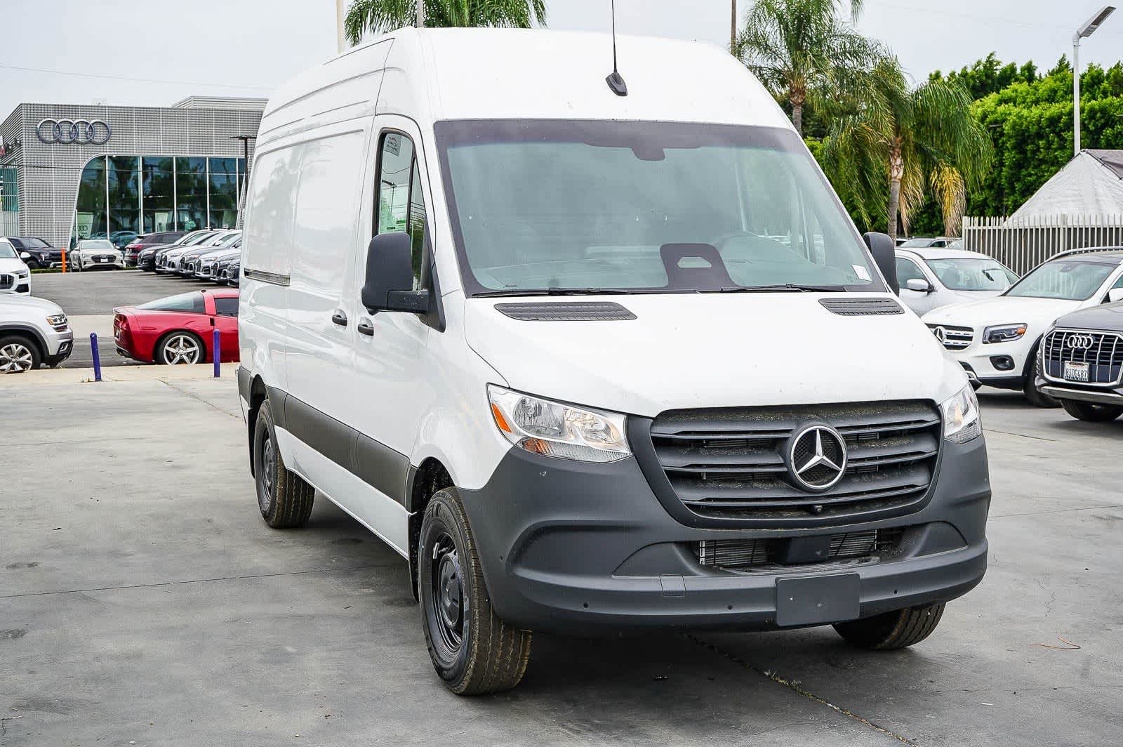 Thumbnail: 2026 Mercedes-Benz Sprinter - 3