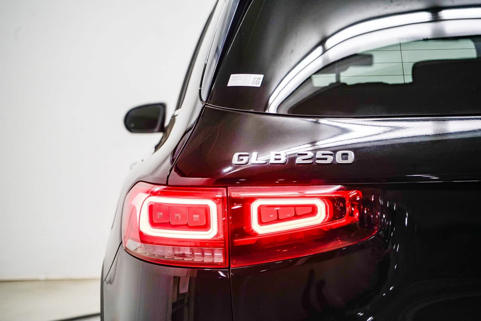 Thumbnail: 2022 Mercedes-Benz GLB - 9