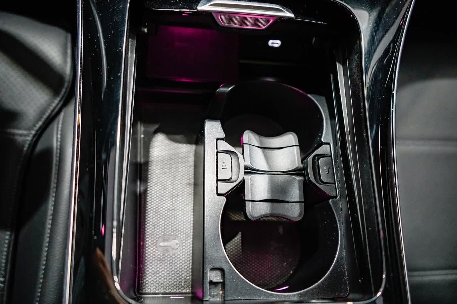 Thumbnail: 2023 Mercedes-Benz C-Class - 22