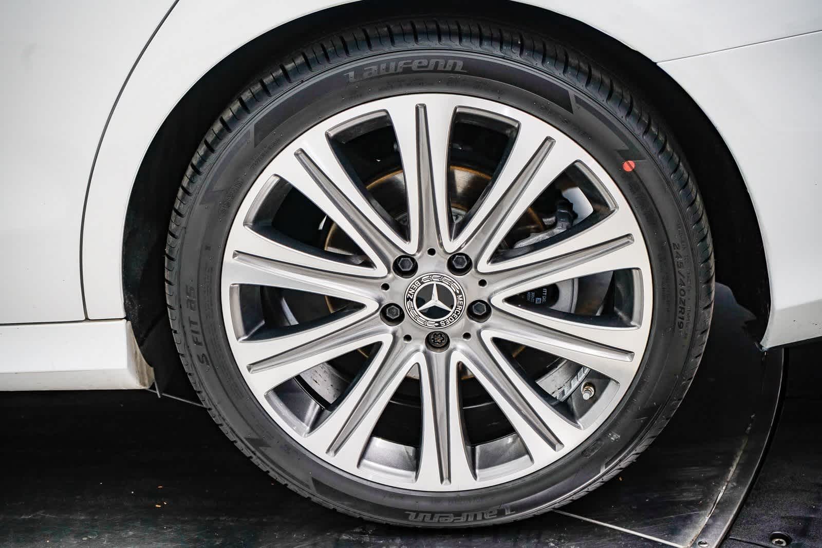 Thumbnail: 2022 Mercedes-Benz E-Class - 10