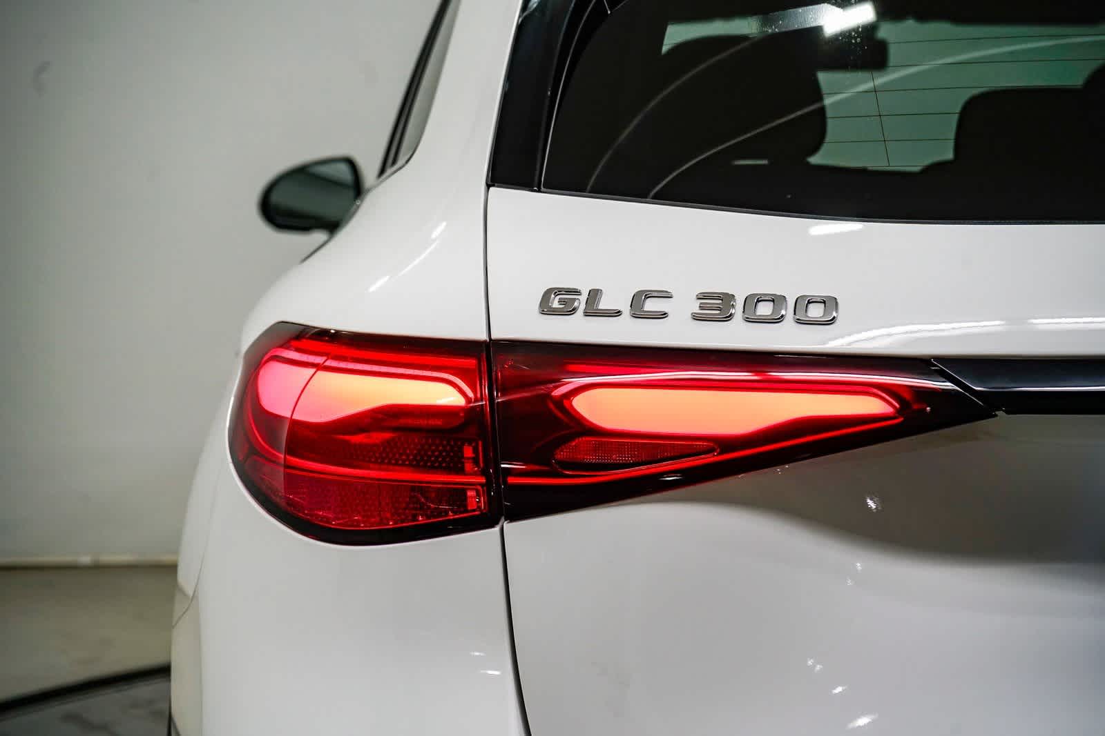 Thumbnail: 2025 Mercedes-Benz GLC - 9