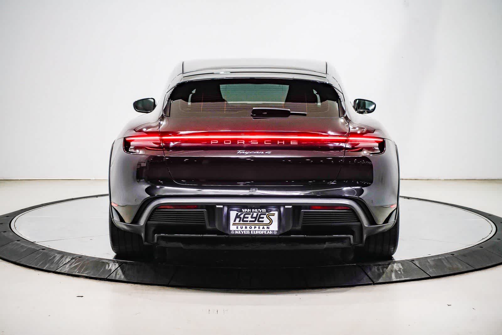 Thumbnail: 2023 Porsche Taycan - 3