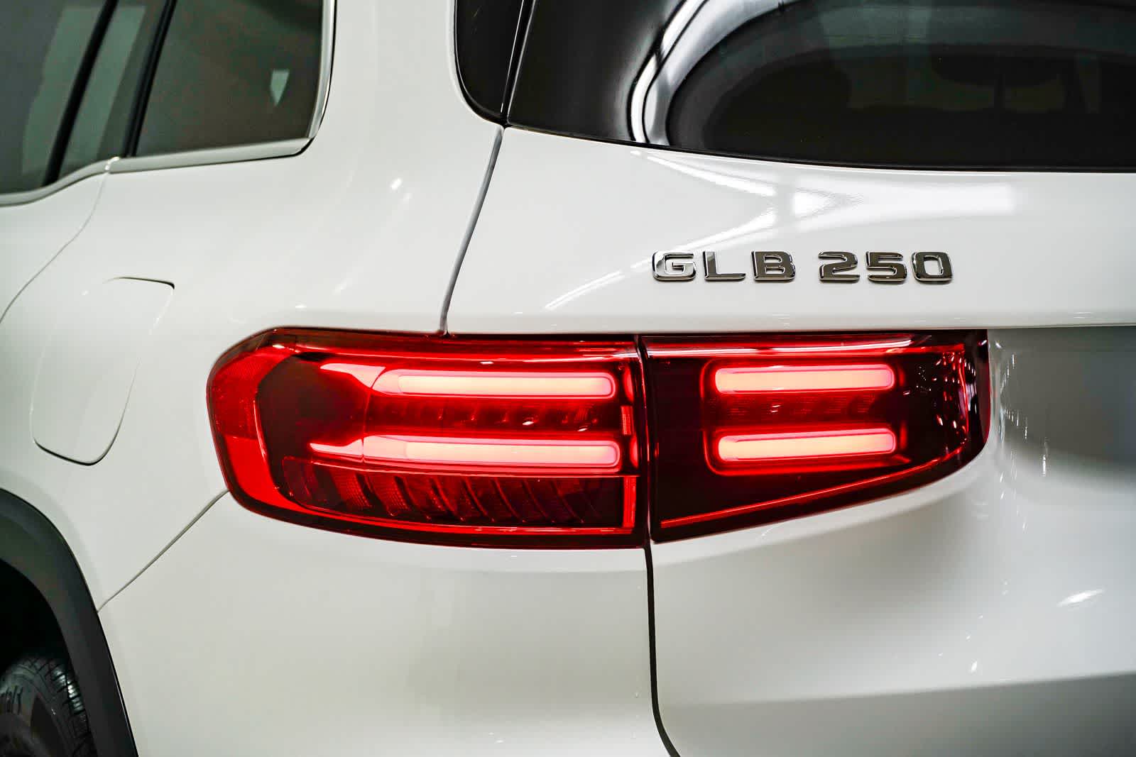 Thumbnail: 2026 Mercedes-Benz GLB - 9