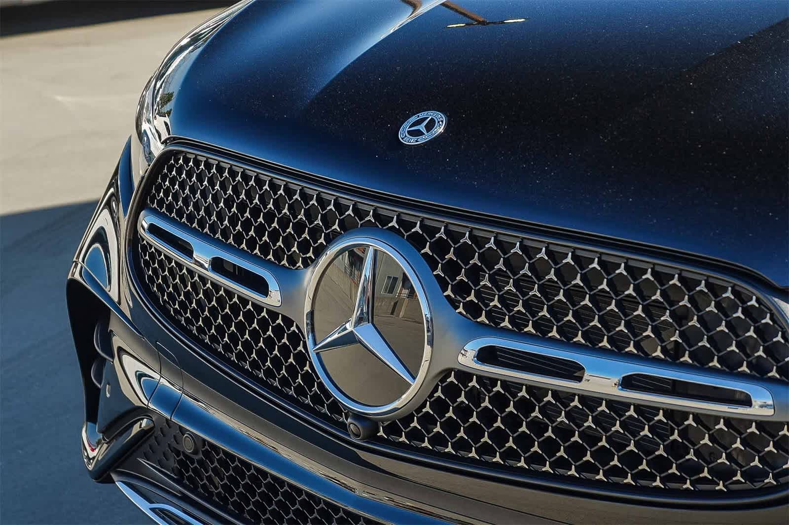 Thumbnail: 2026 Mercedes-Benz GLC - 9