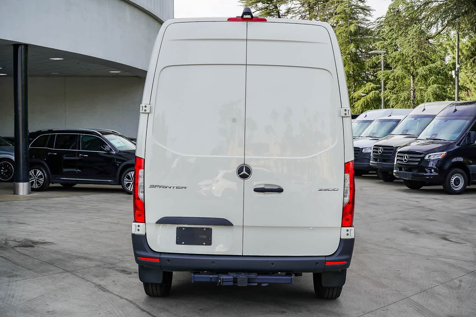 Thumbnail: 2026 Mercedes-Benz Sprinter - 5