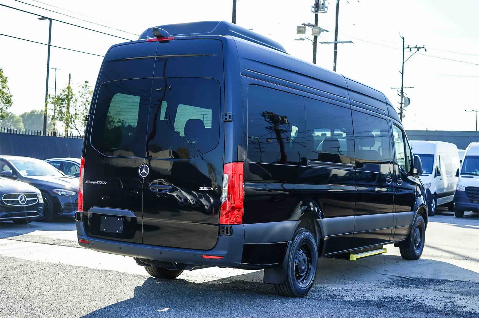 Thumbnail: 2026 Mercedes-Benz Sprinter - 4