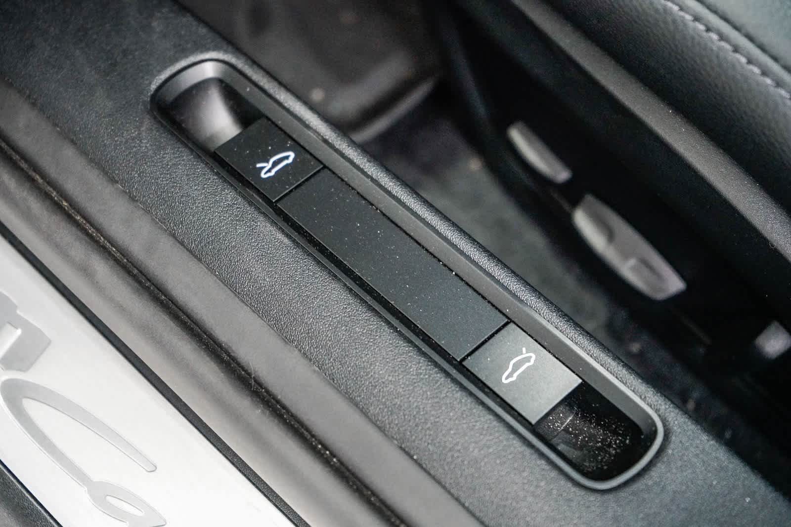 Thumbnail: 2025 Porsche 911 - 23