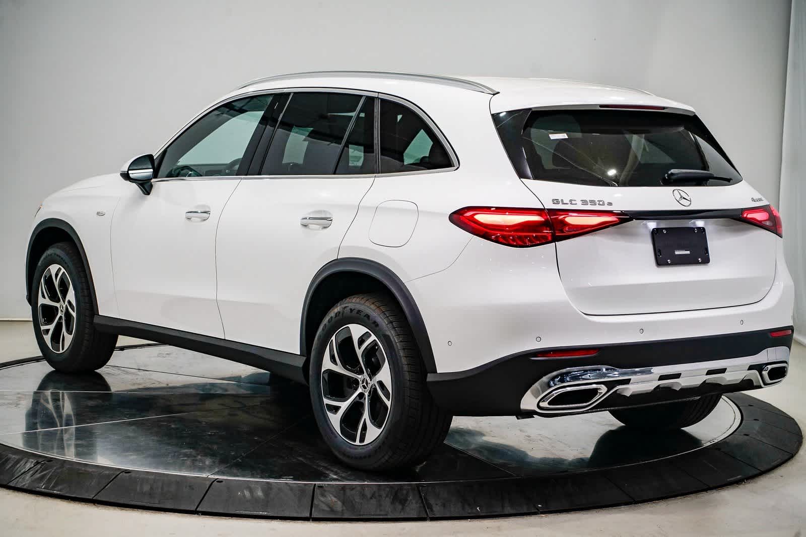 Thumbnail: 2025 Mercedes-Benz GLC - 2