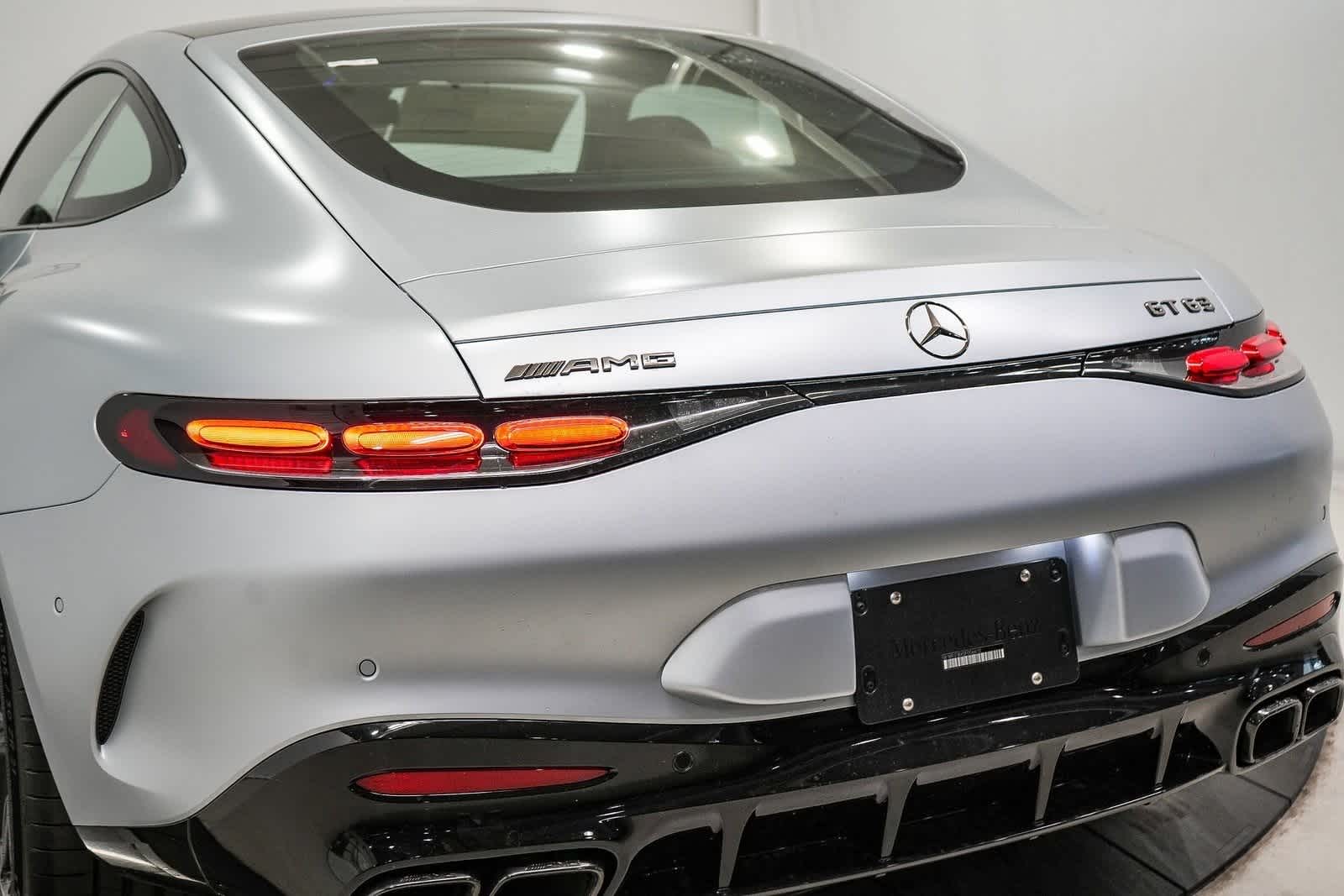 Thumbnail: 2025 Mercedes-Benz AMG GT - 12