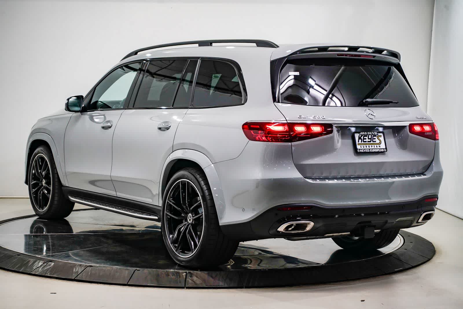 Thumbnail: 2026 Mercedes-Benz GLS - 2