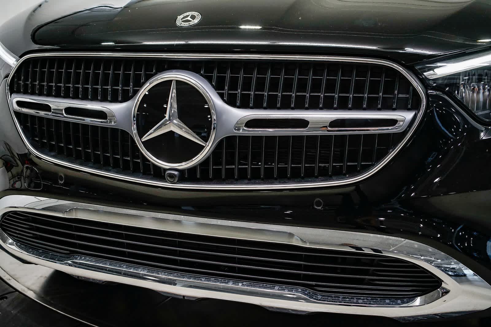 Thumbnail: 2025 Mercedes-Benz GLC - 8