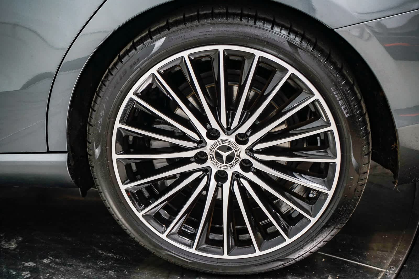 Thumbnail: 2025 Mercedes-Benz C-Class - 10