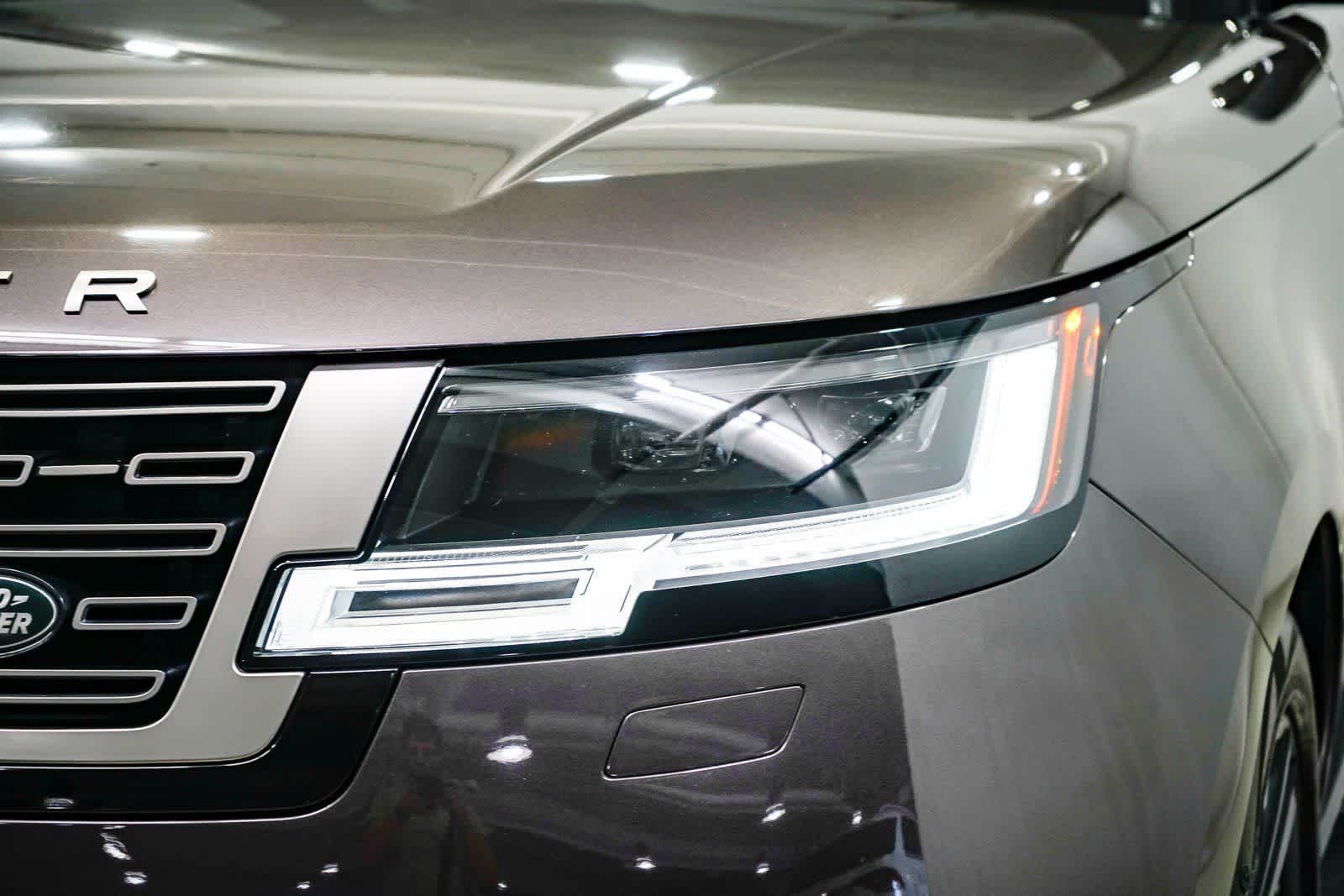 Thumbnail: 2023 Land Rover Range Rover - 7