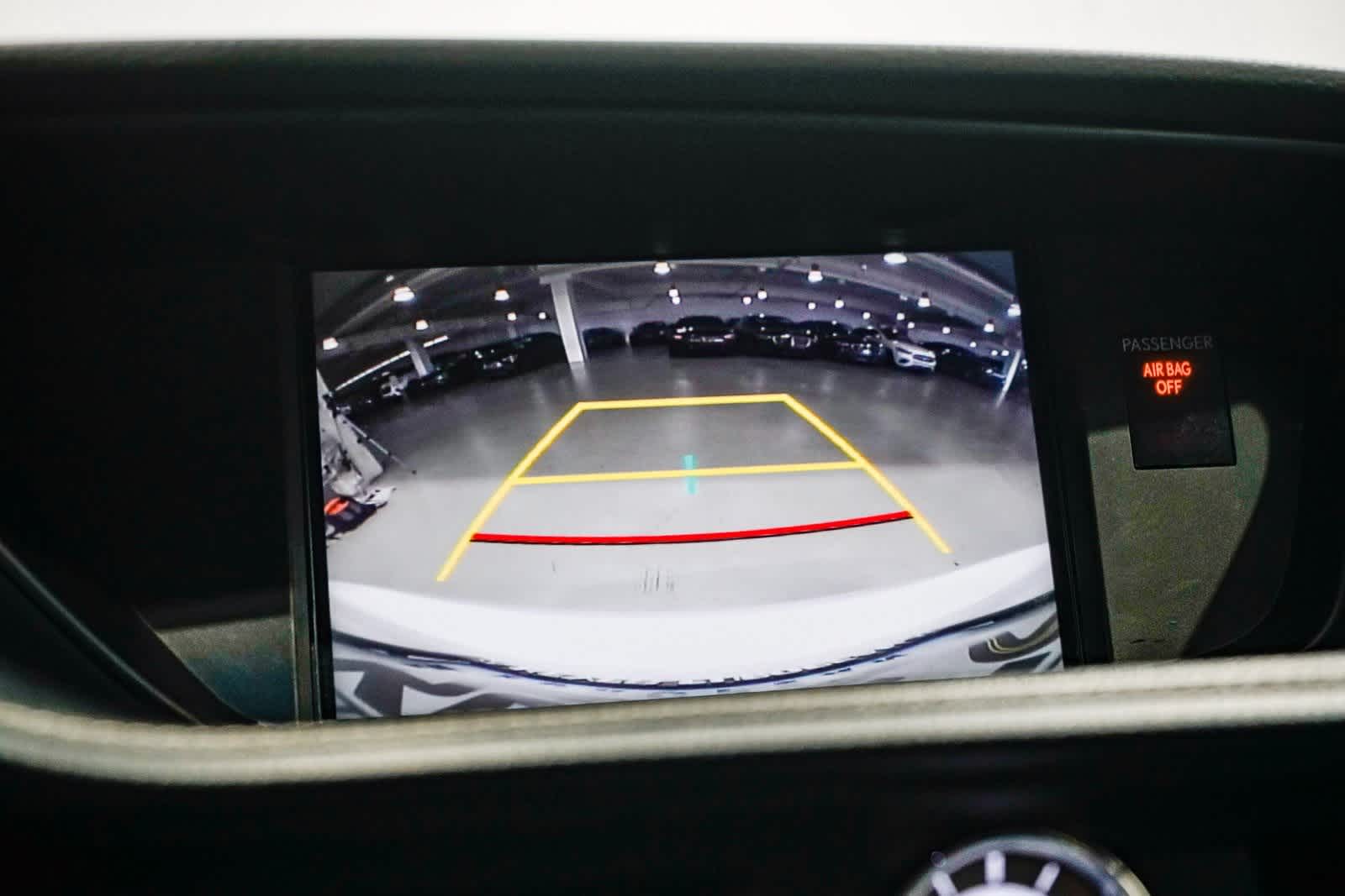 Thumbnail: 2017 Lexus ES - 24