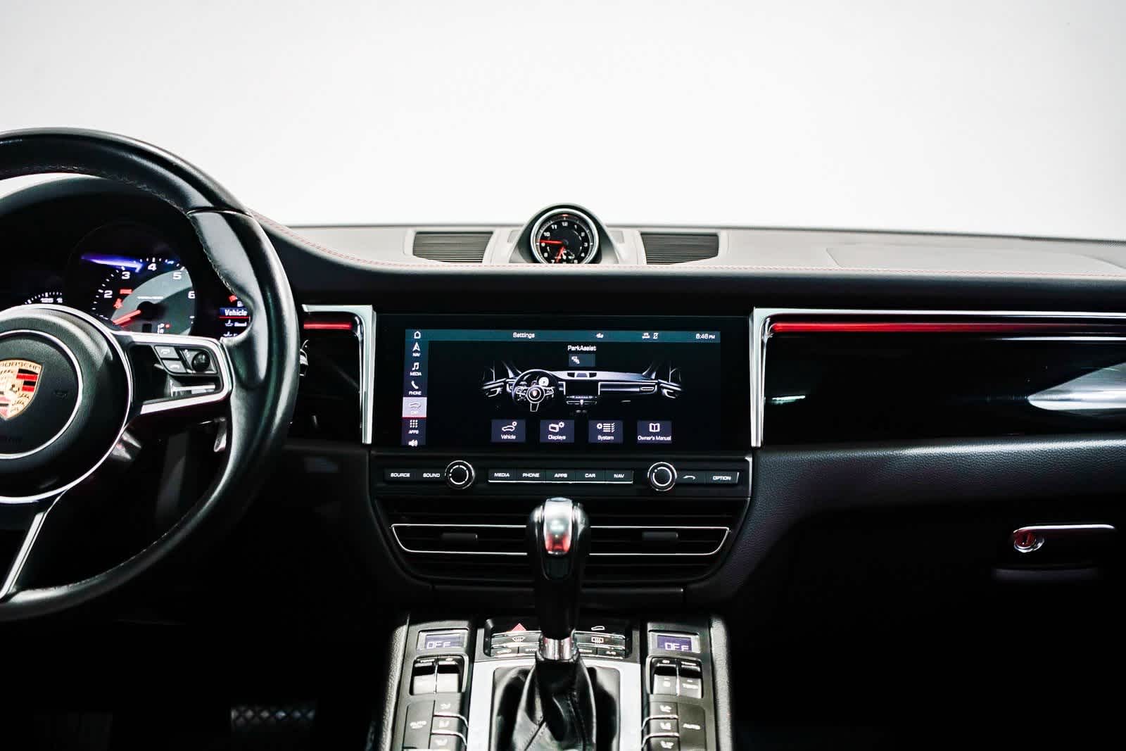 Thumbnail: 2020 Porsche Macan - 13