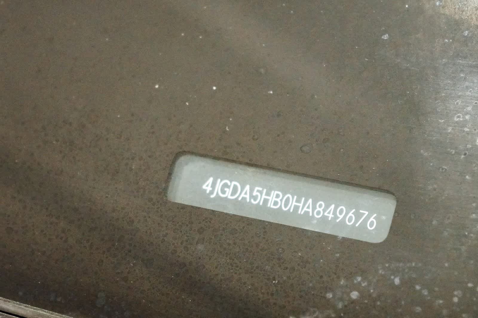 Thumbnail: 2017 Mercedes-Benz GLE - 29