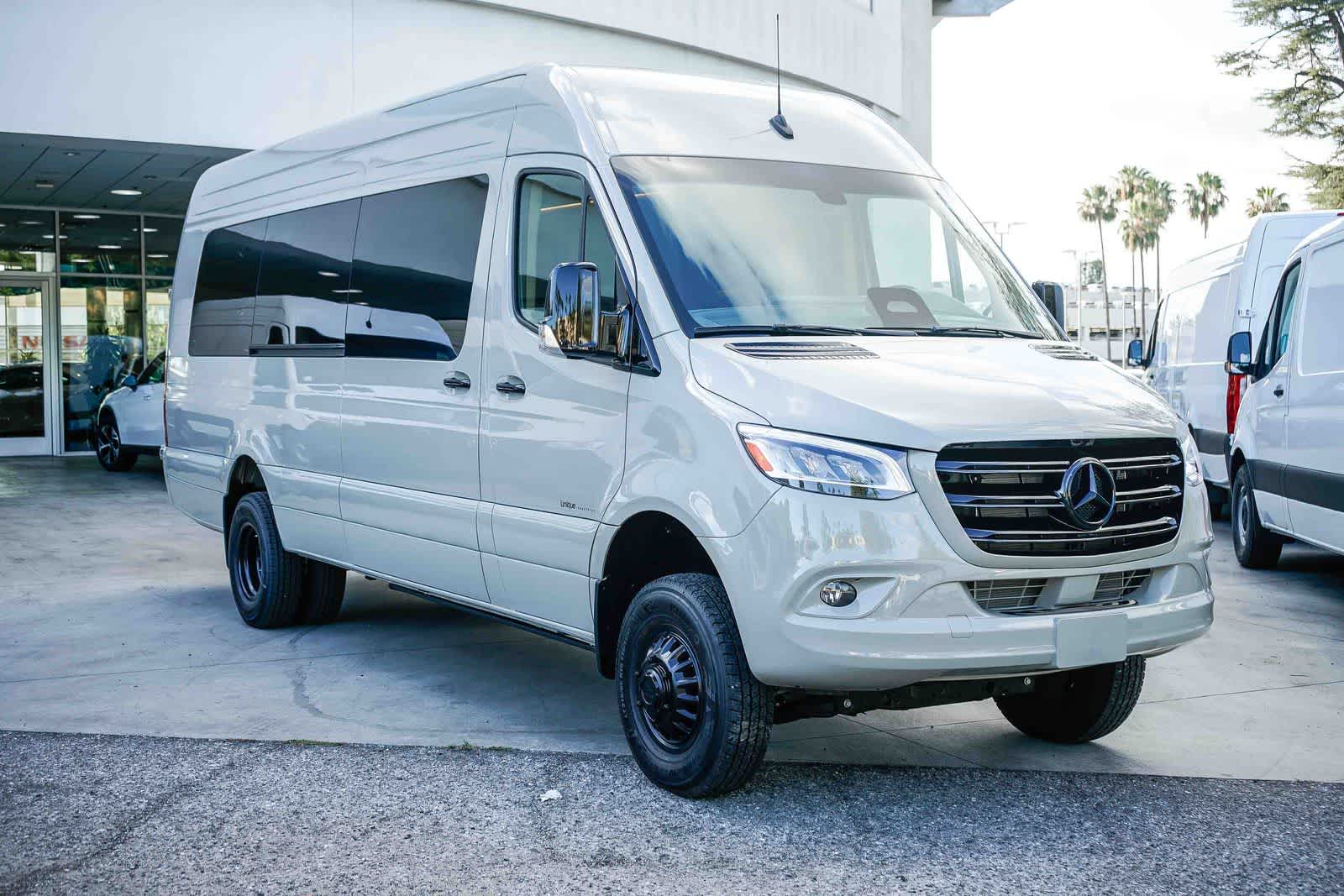 Thumbnail: 2025 Mercedes-Benz Sprinter - 5