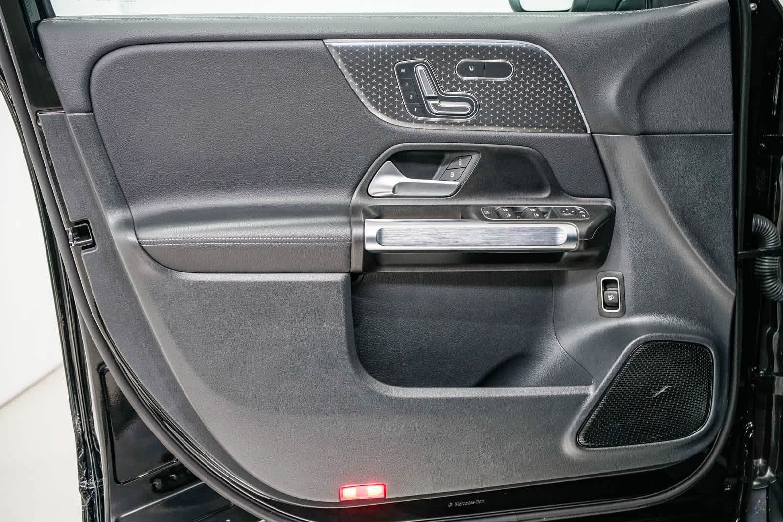 Thumbnail: 2025 Mercedes-Benz GLB - 18