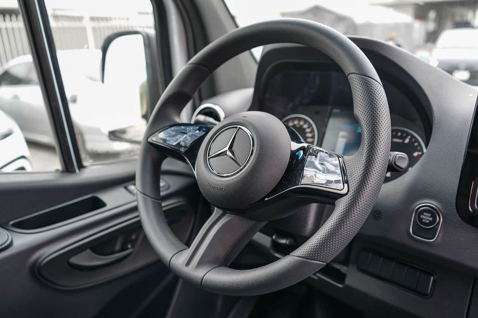 Thumbnail: 2026 Mercedes-Benz Sprinter - 14