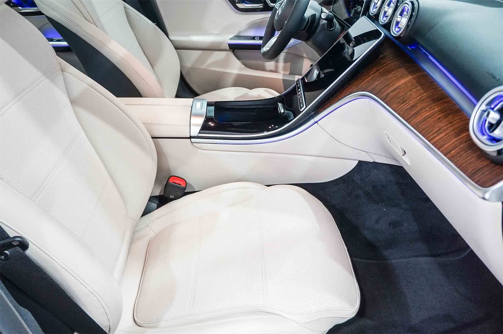 Thumbnail: 2025 Mercedes-Benz C-Class - 20