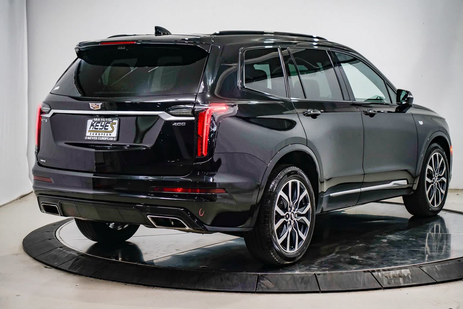 Thumbnail: 2021 Cadillac XT6 - 4