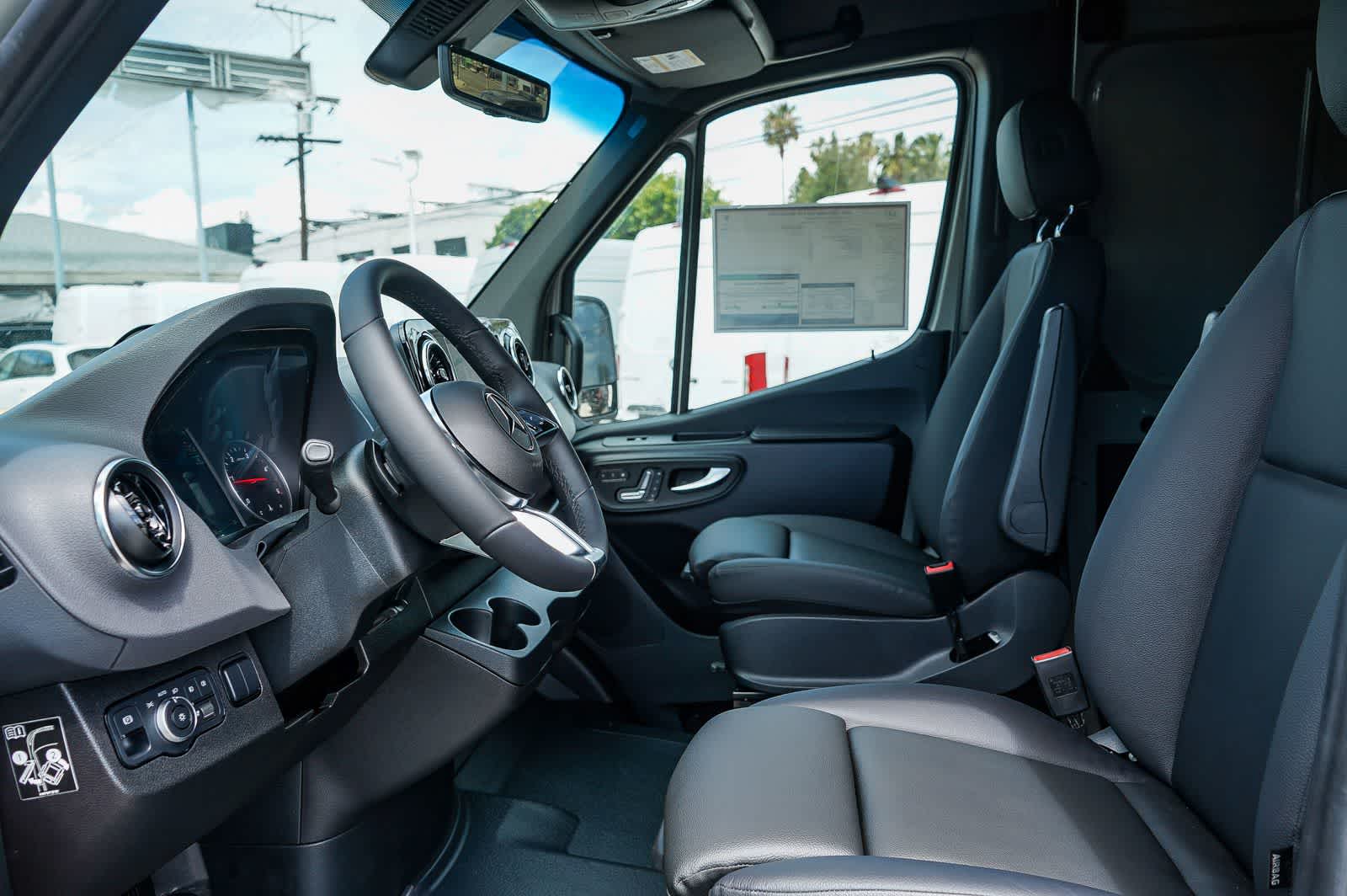 Thumbnail: 2026 Mercedes-Benz Sprinter - 20