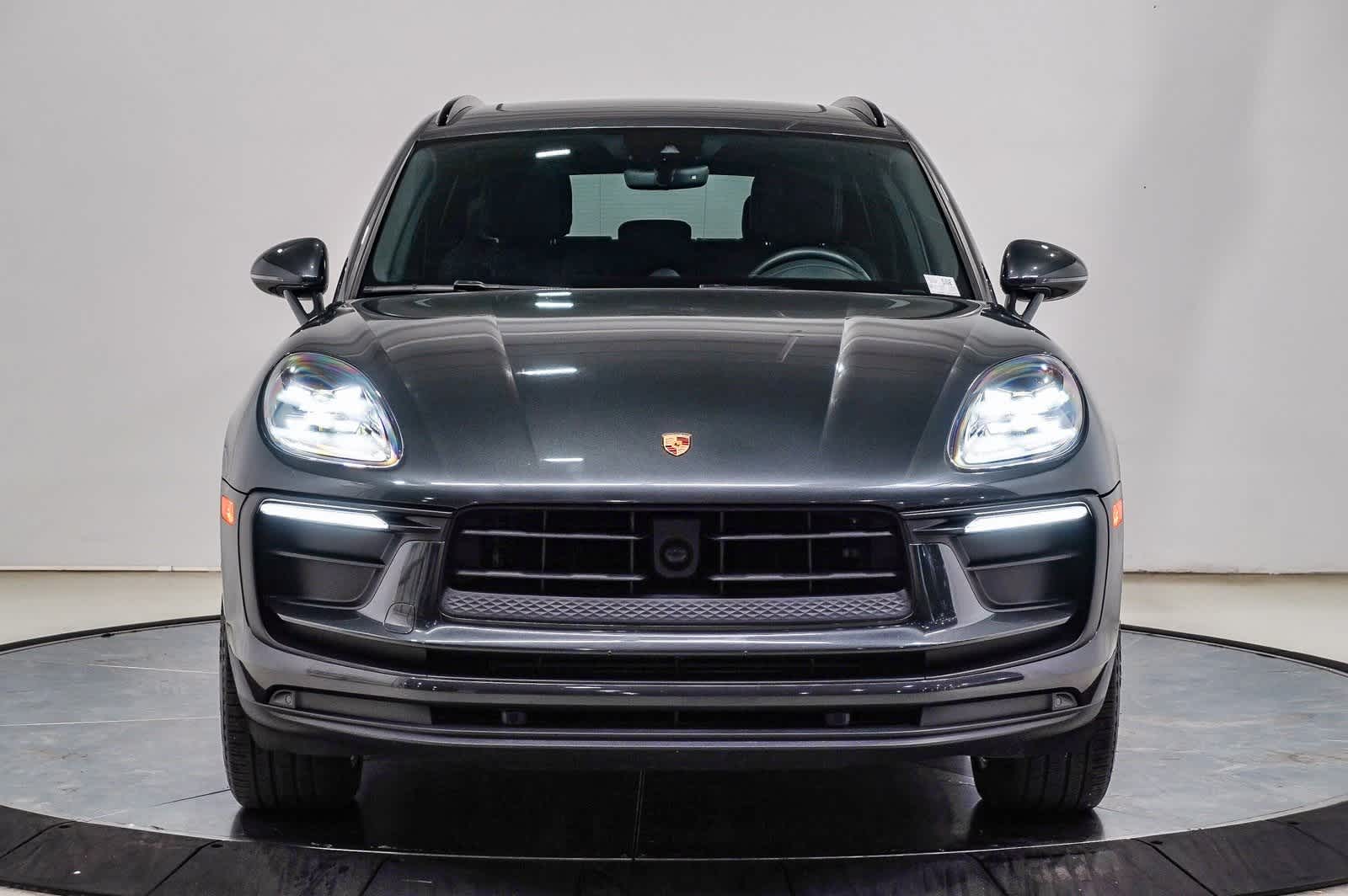Thumbnail: 2023 Porsche Macan - 2