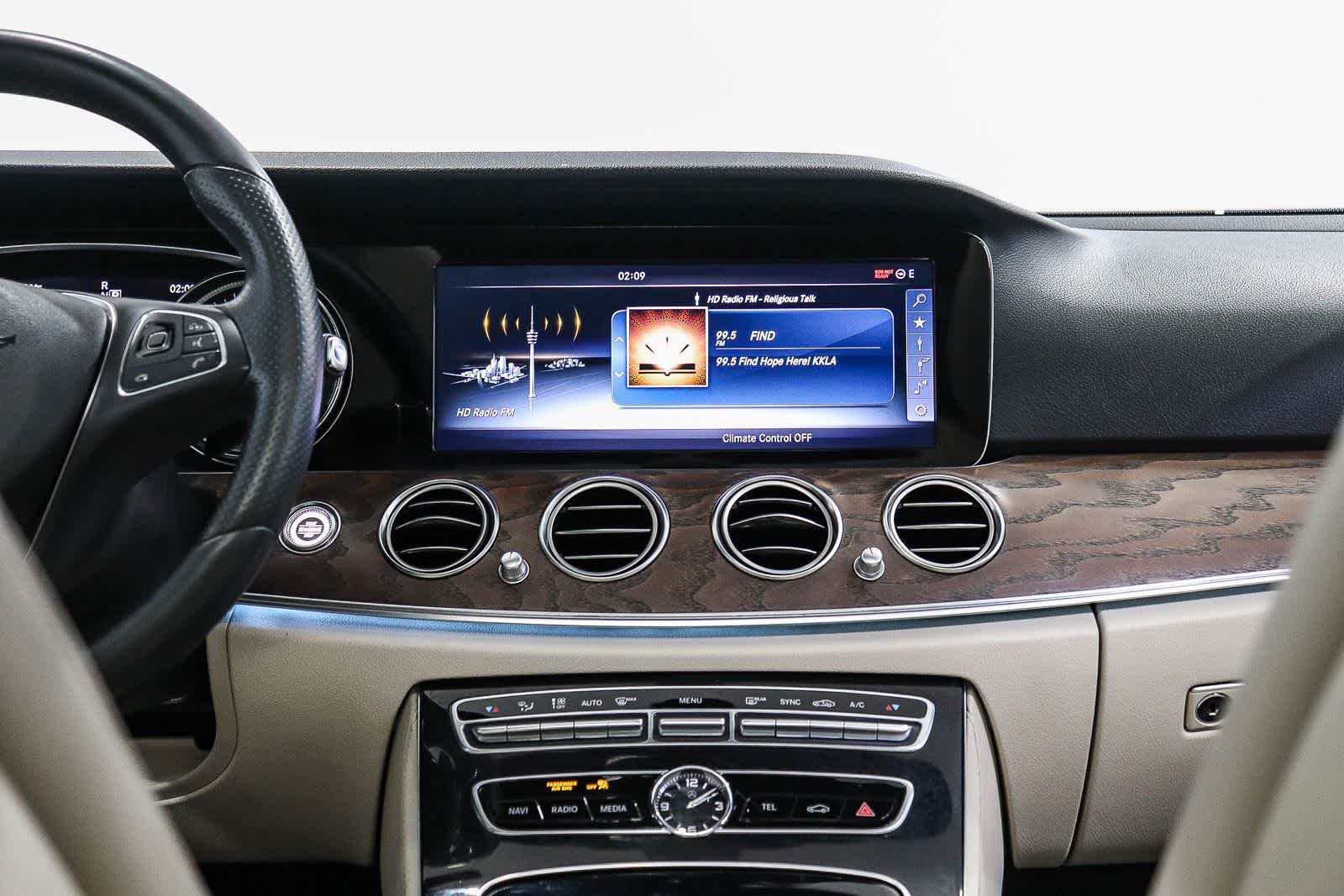 Thumbnail: 2017 Mercedes-Benz E-Class - 14