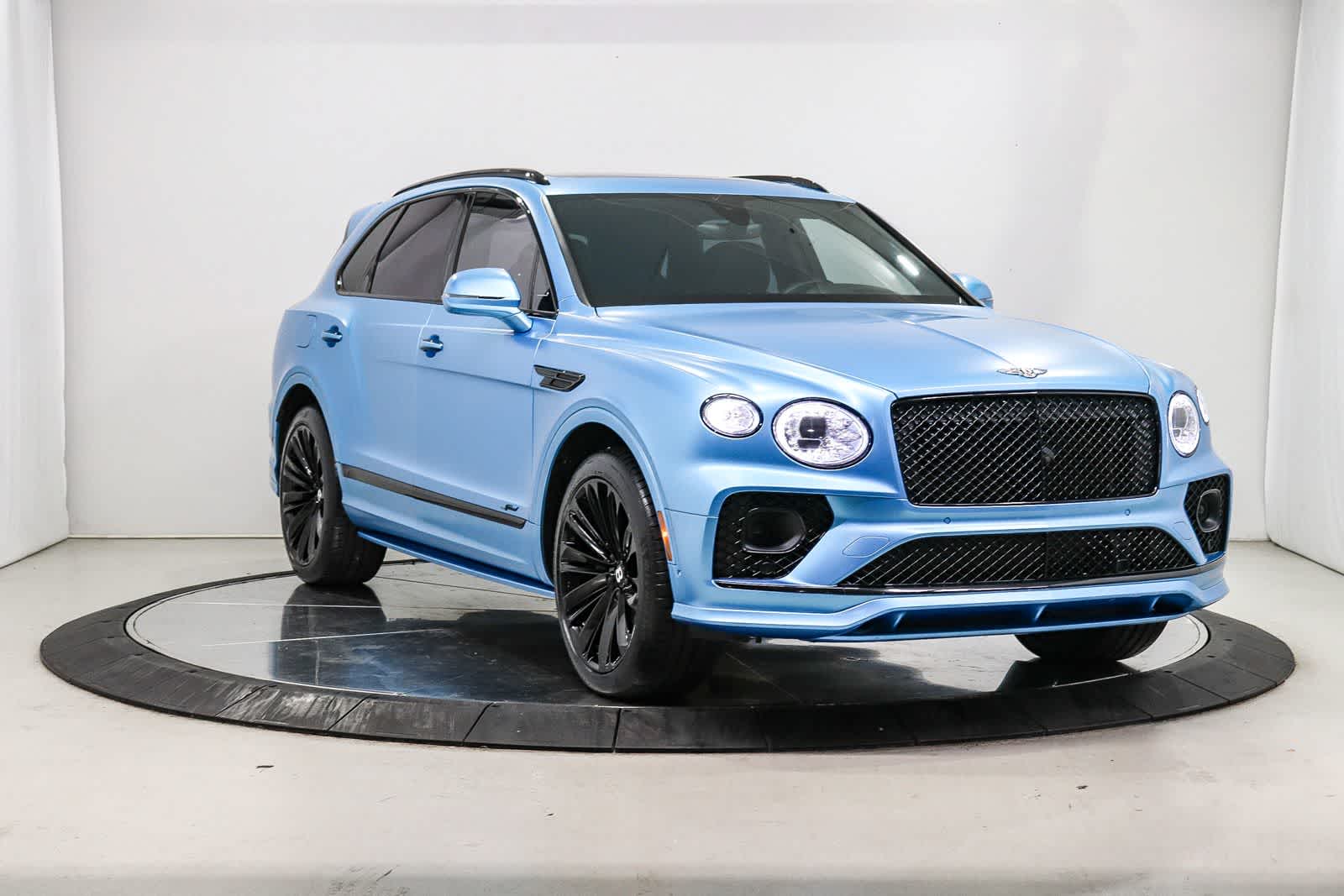Thumbnail: 2022 Bentley Bentayga - 4