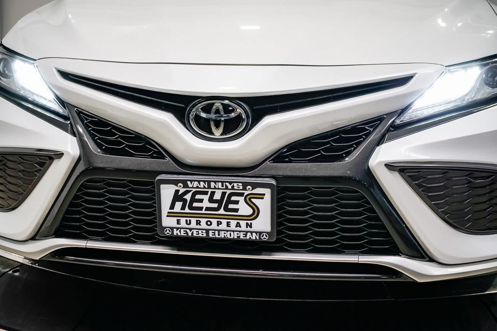 Thumbnail: 2021 Toyota Camry - 8