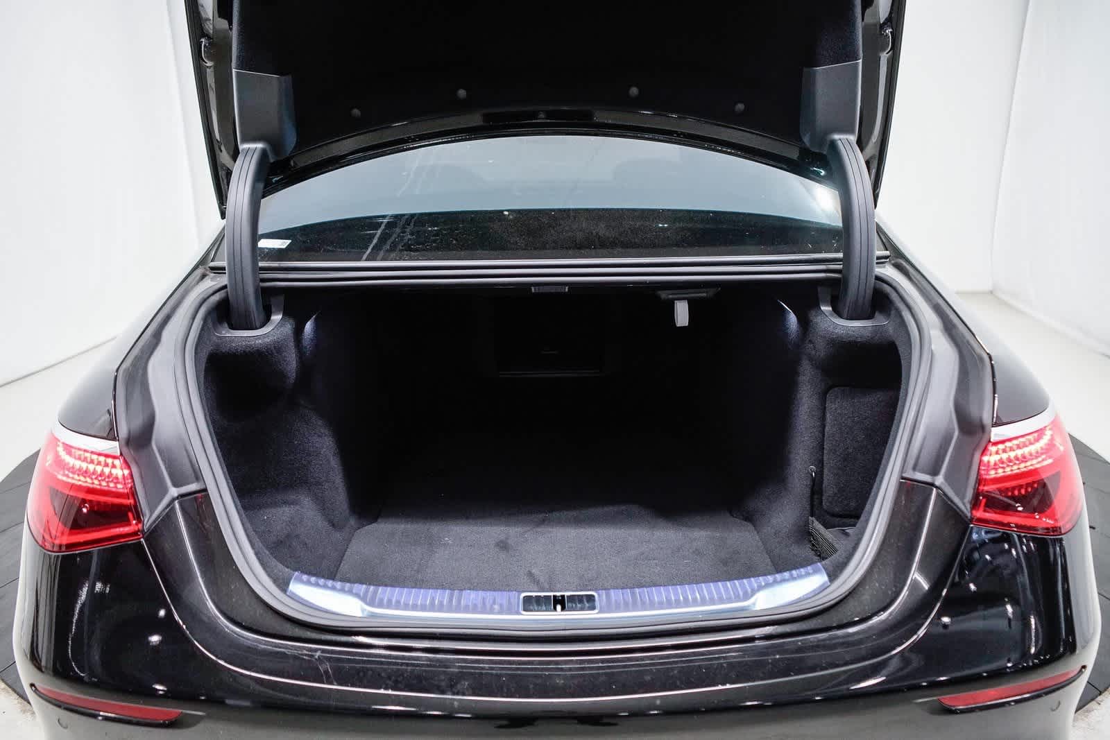 Thumbnail: 2024 Mercedes-Benz S-Class - 26