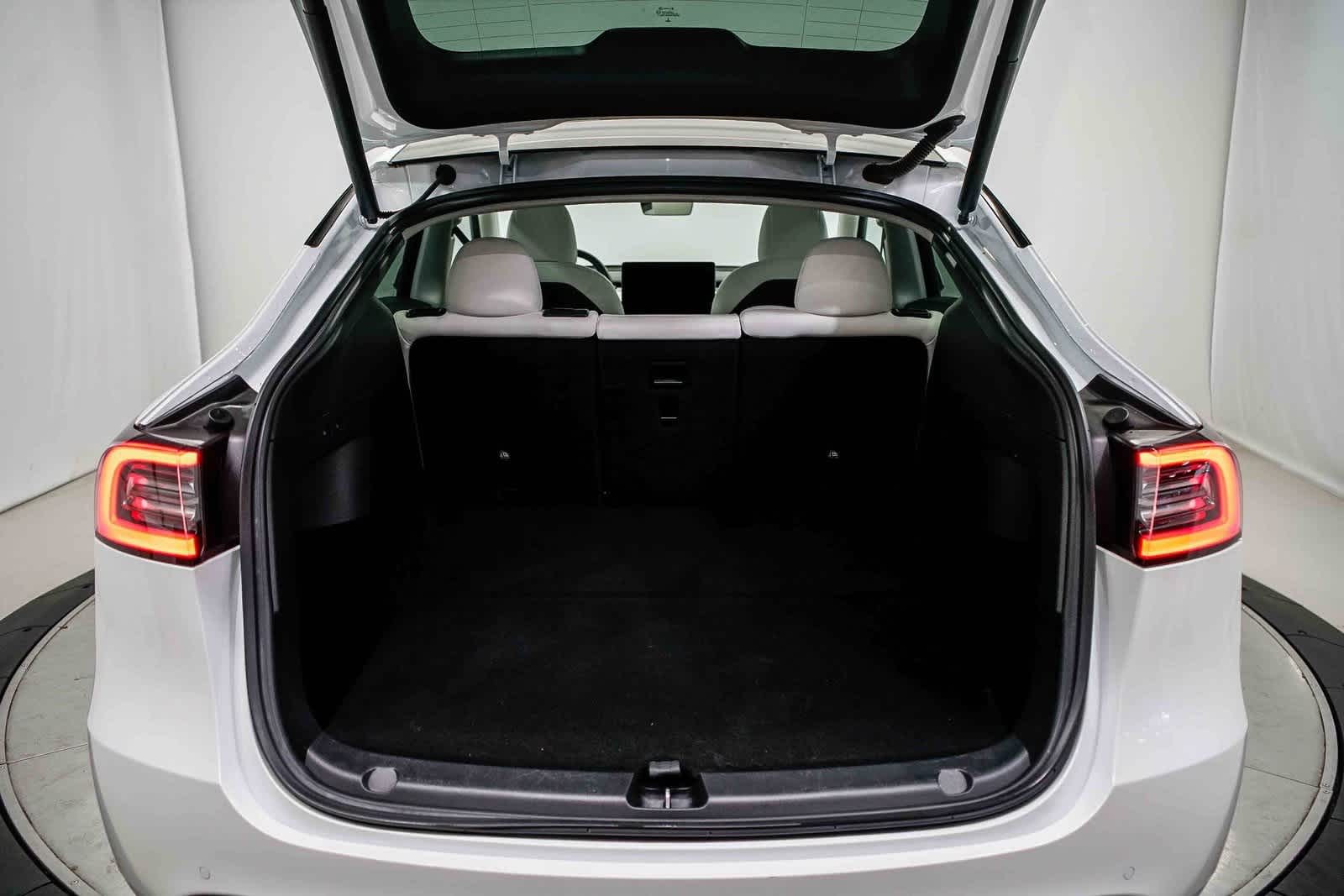 Thumbnail: 2022 Tesla Model Y - 27