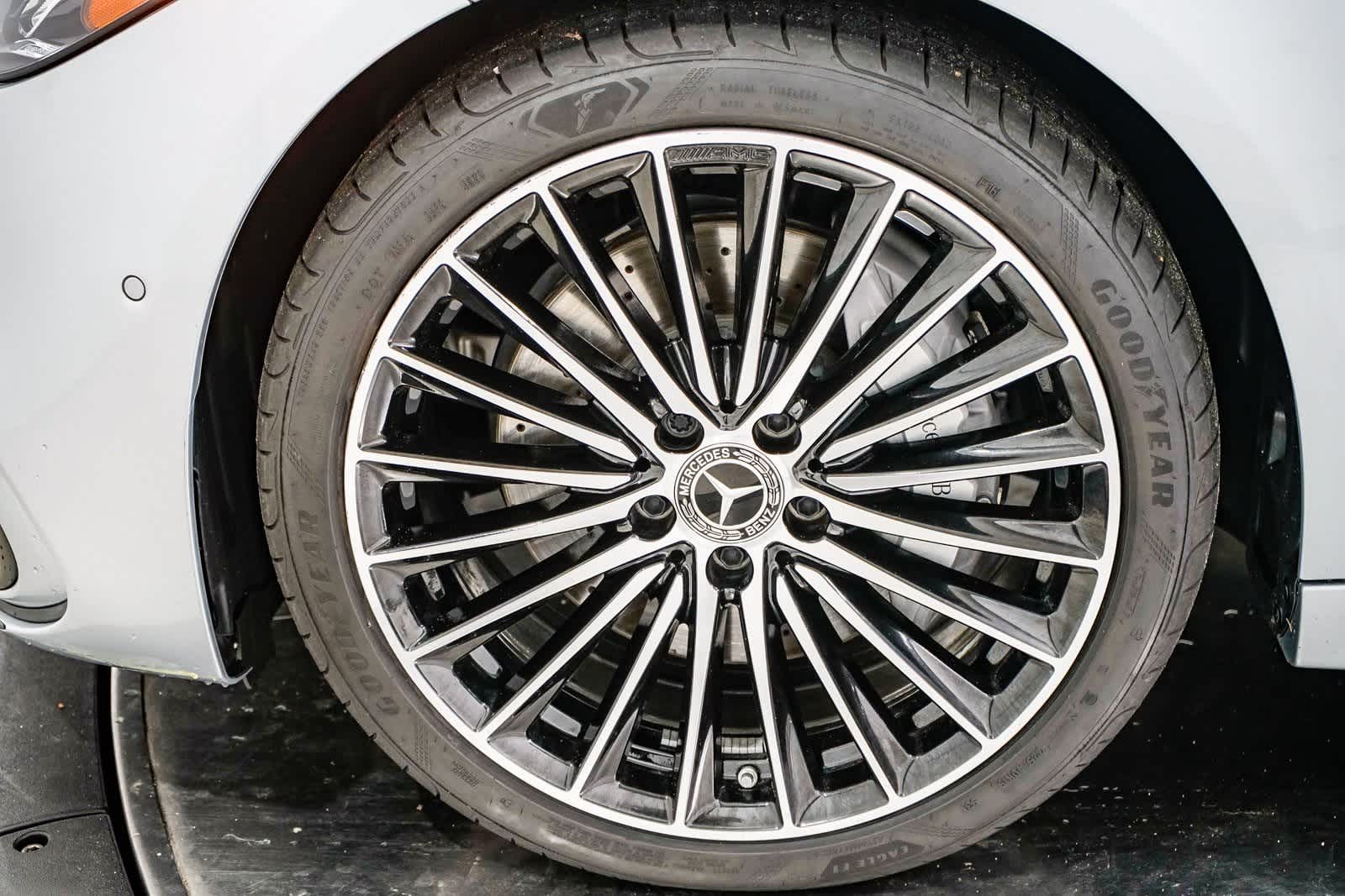 Thumbnail: 2025 Mercedes-Benz C-Class - 10