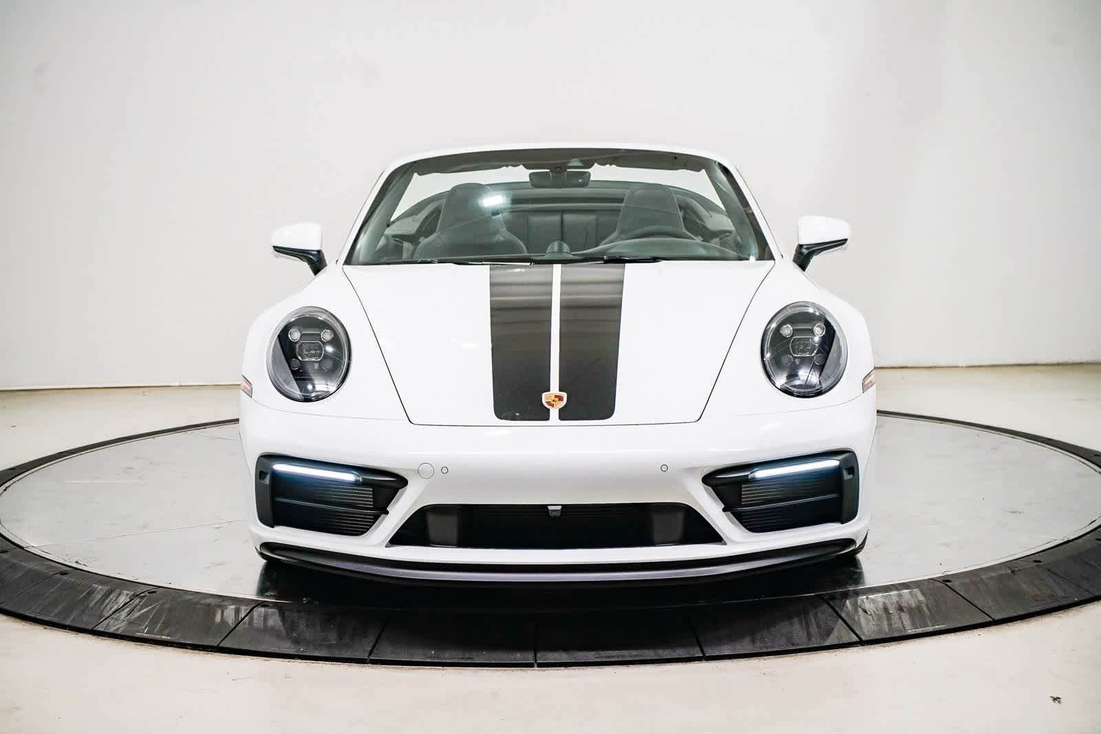 Thumbnail: 2022 Porsche 911 - 6