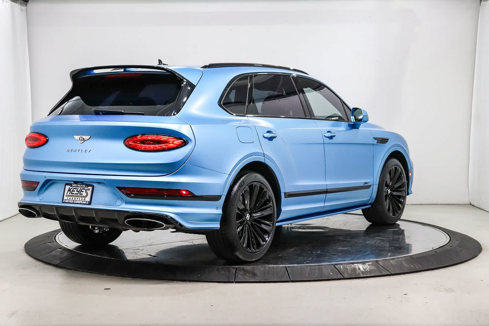 Thumbnail: 2022 Bentley Bentayga - 3