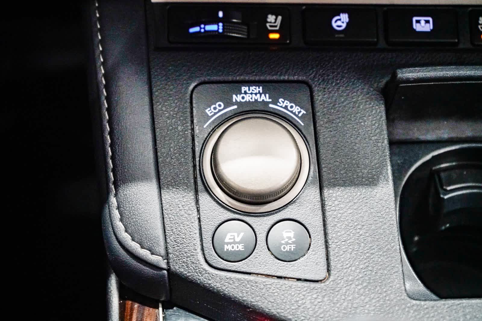 Thumbnail: 2017 Lexus ES - 22