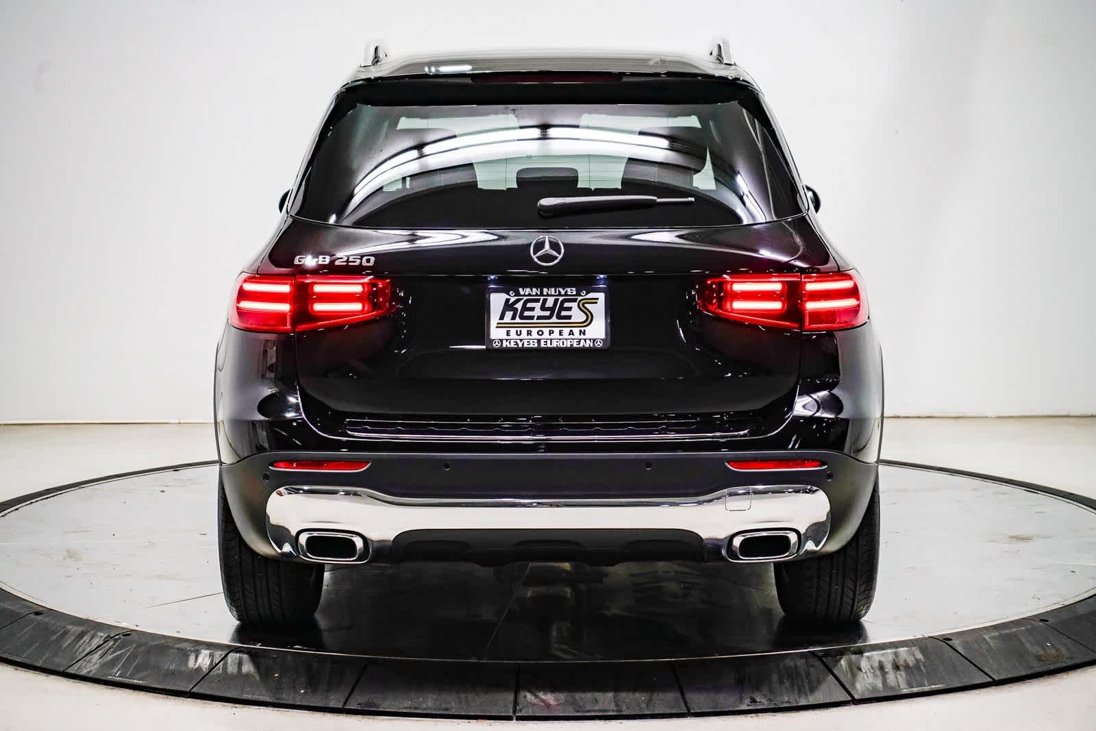 Thumbnail: 2025 Mercedes-Benz GLB - 3